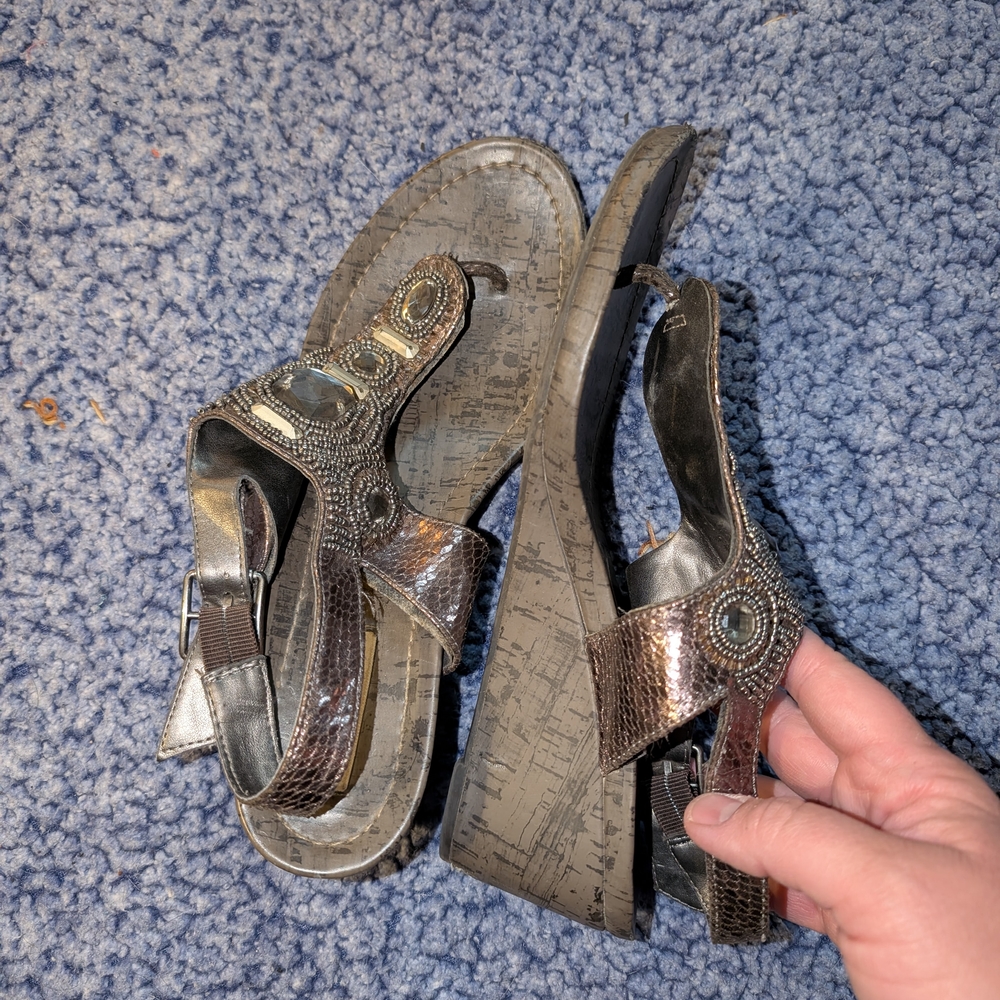 Simply Vera Vera Wang Metallic Wedge Sandals